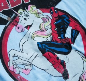 Playera Máscara De Látex Merc With A Unicorn Mujer