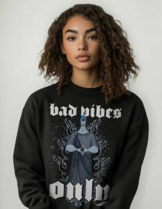 Pullover Máscara De Látex Disney Bad Vibes Mujer